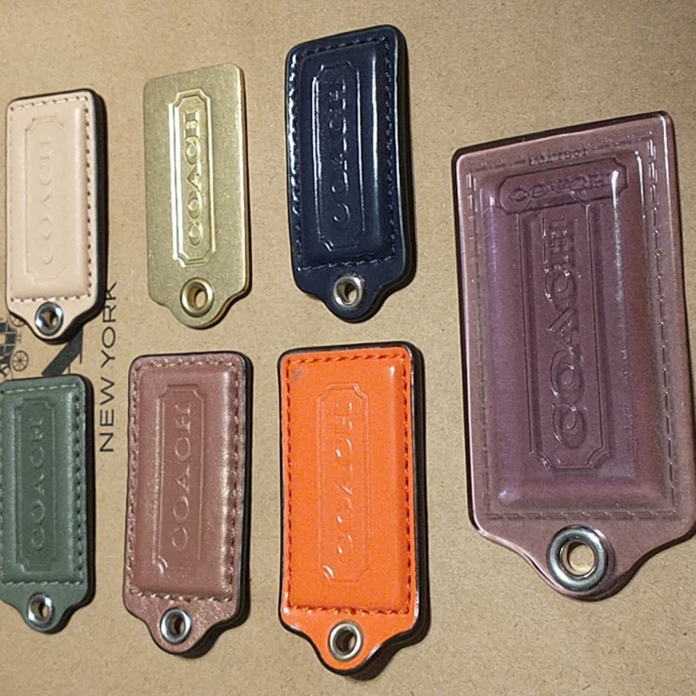 Coach handbags hangtags w/out chain